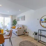 Couples Escape At Alcazaba Lagoon, Free Access, Pool, Gym, Pets Ok Apartment Estepona