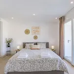 Couples Escape At Alcazaba Lagoon, Free Access, Pool, Gym, Pets Ok *
