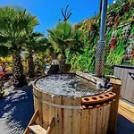Apartment Couples Escape At Alcazaba Lagoon, Free Access, Pool, Gym, Pets Ok *