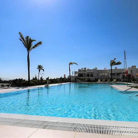 Couples Escape At Crystal Lagoon Apartament